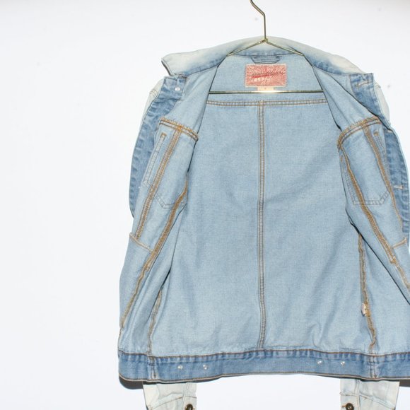 Vintage Late 1990s Early 2000s Stone-Washed Denim Jacket-EXCELLENT CONDITION!! - Picture 2 of 5